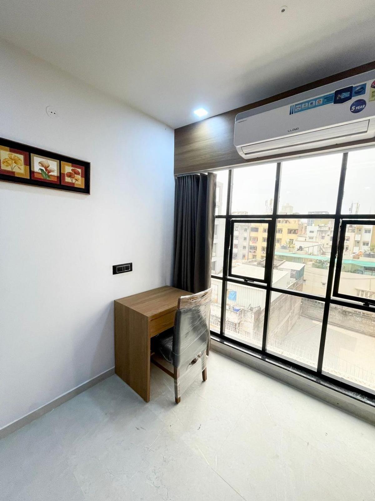 Hotel Royal Elite Rajkot Buitenkant foto